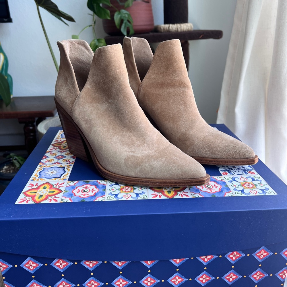 Vince Camuto Gigietta Suede Booties